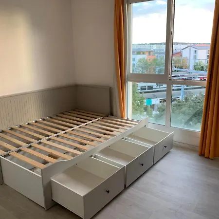 Comfortable Studio Gare Rer 10min La Defense Appartement Rueil-Malmaison