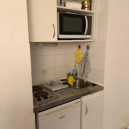 Comfortable Studio Gare Rer 10min La Defense *