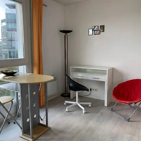 Comfortable Studio Gare Rer 10min La Defense Appartement Rueil-Malmaison